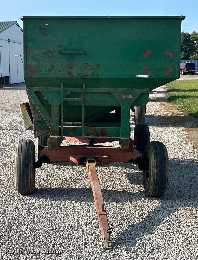 image for item EK3227 Bushnell GB-225 gravity wagon