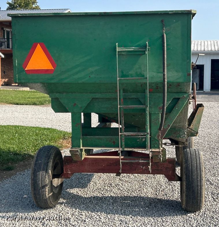 image for item EK3227 Bushnell GB-225 gravity wagon