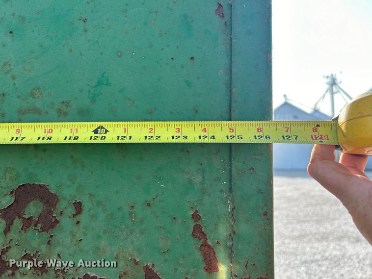 image for item EK3227 Bushnell GB-225 gravity wagon