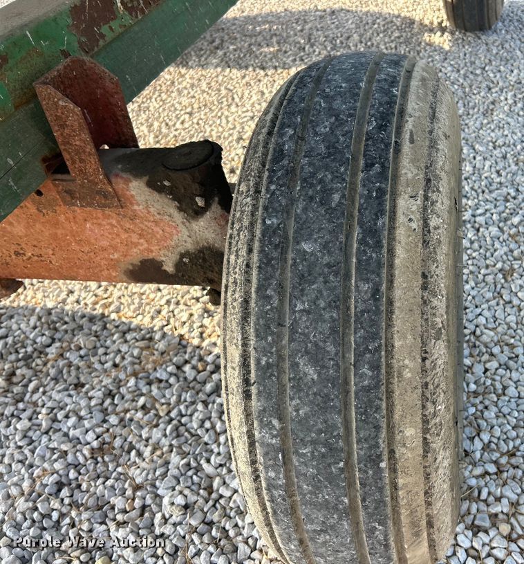 image for item EK3227 Bushnell GB-225 gravity wagon