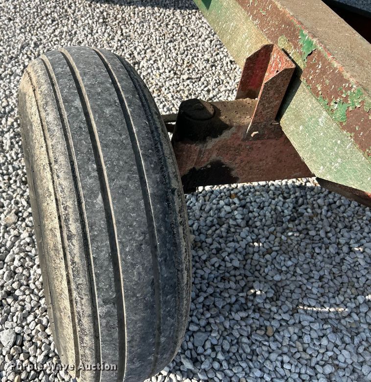 image for item EK3227 Bushnell GB-225 gravity wagon