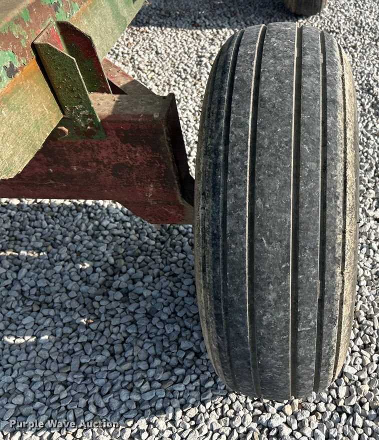 image for item EK3227 Bushnell GB-225 gravity wagon