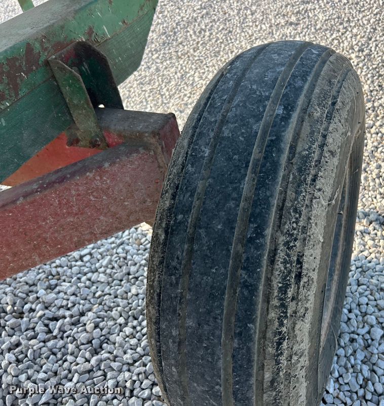 image for item EK3227 Bushnell GB-225 gravity wagon