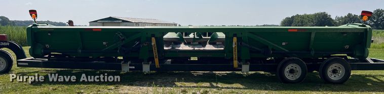 image for item EK8939 2011 John Deere 612CX corn head