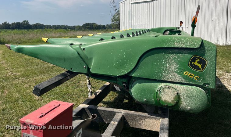 image for item EK8939 2011 John Deere 612CX corn head