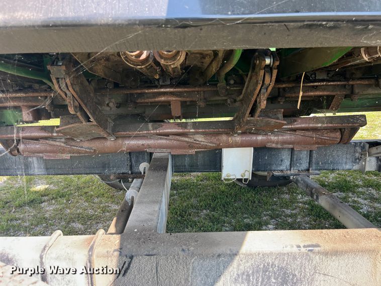 image for item EK8939 2011 John Deere 612CX corn head