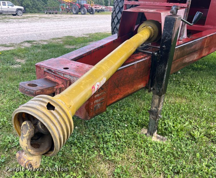 image for item EK8957 Unverferth GC4900 grain cart