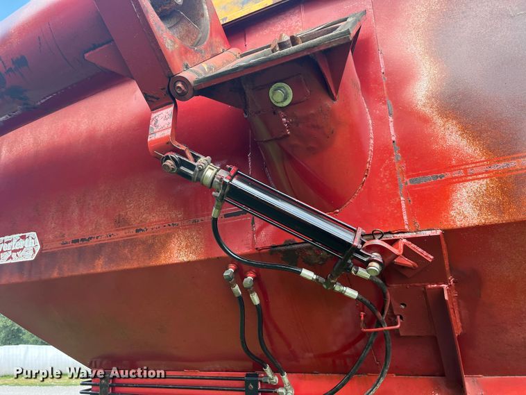 image for item EK8957 Unverferth GC4900 grain cart