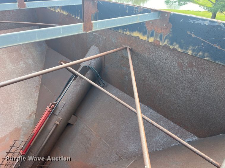 image for item EK8957 Unverferth GC4900 grain cart