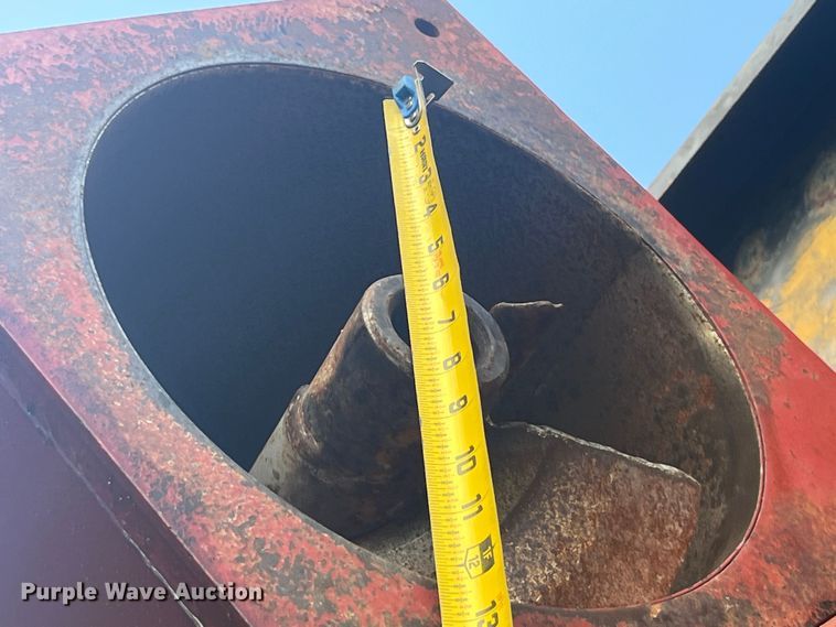 image for item EK8957 Unverferth GC4900 grain cart