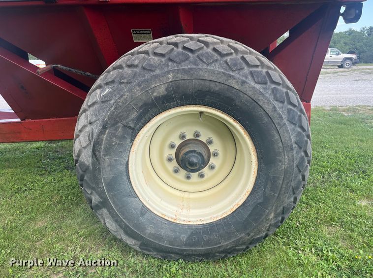 image for item EK8957 Unverferth GC4900 grain cart