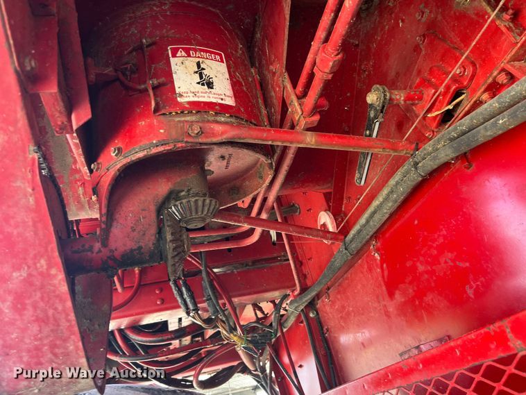 image for item EK8959 1991 Case 1660 Axial-Flow combine