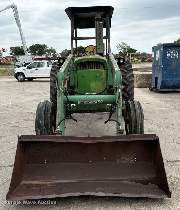 image for item LF9952 1971 John Deere  4320 tractor