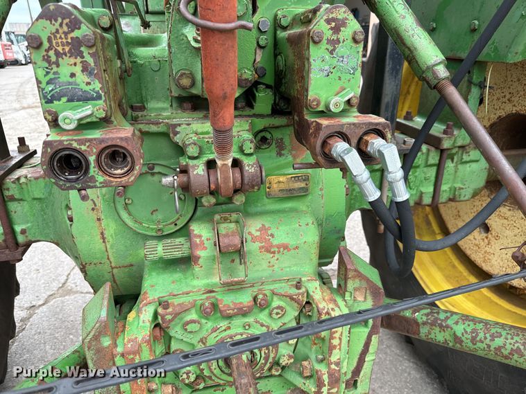 image for item LF9952 1971 John Deere  4320 tractor