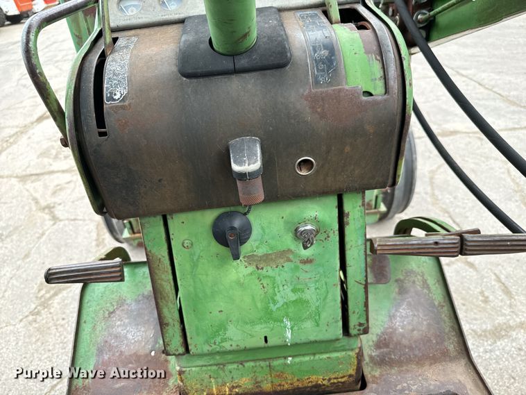 image for item LF9952 1971 John Deere  4320 tractor