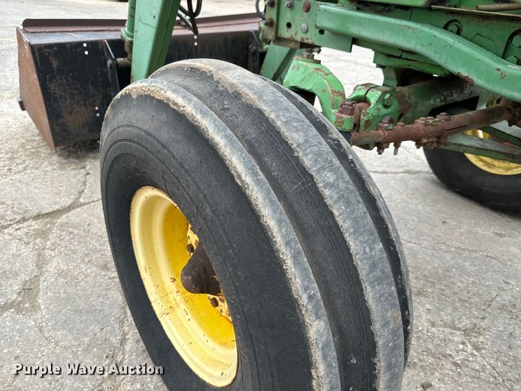 image for item LF9952 1971 John Deere  4320 tractor