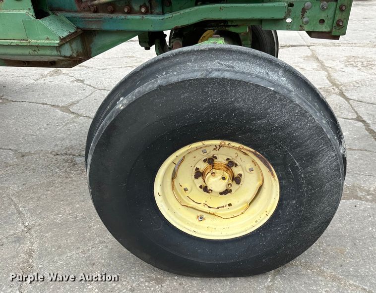 image for item LF9952 1971 John Deere  4320 tractor