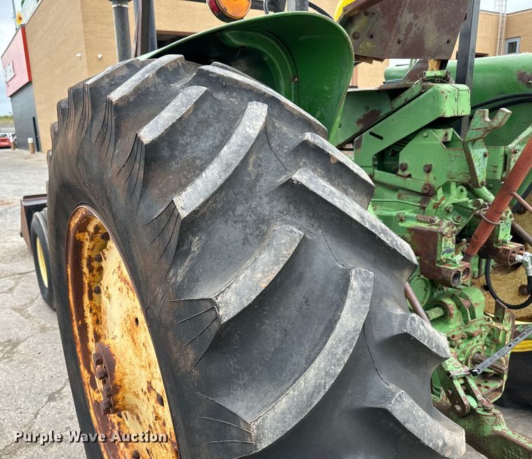 image for item LF9952 1971 John Deere  4320 tractor