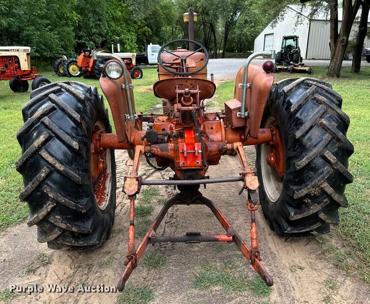 image for item LF9964 Allis Chalmers  D17  tractor
