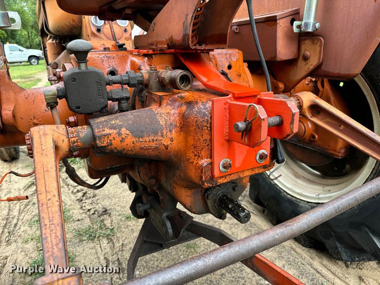 image for item LF9964 Allis Chalmers  D17  tractor