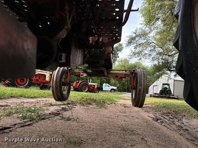 image for item LF9964 Allis Chalmers  D17  tractor