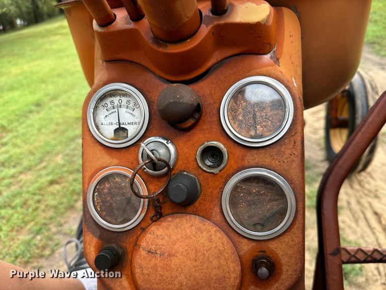 image for item LF9964 Allis Chalmers  D17  tractor