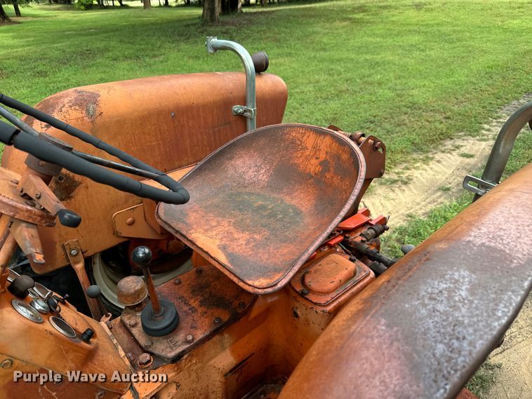 image for item LF9964 Allis Chalmers  D17  tractor