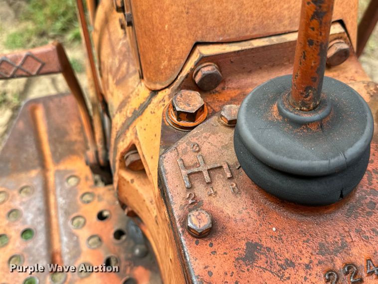 image for item LF9964 Allis Chalmers  D17  tractor