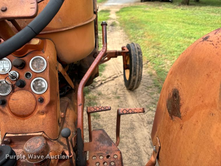 image for item LF9964 Allis Chalmers  D17  tractor