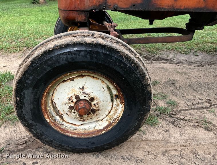 image for item LF9964 Allis Chalmers  D17  tractor