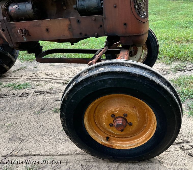 image for item LF9964 Allis Chalmers  D17  tractor