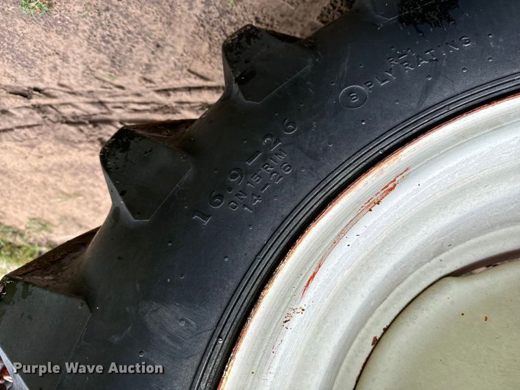 image for item LF9964 Allis Chalmers  D17  tractor