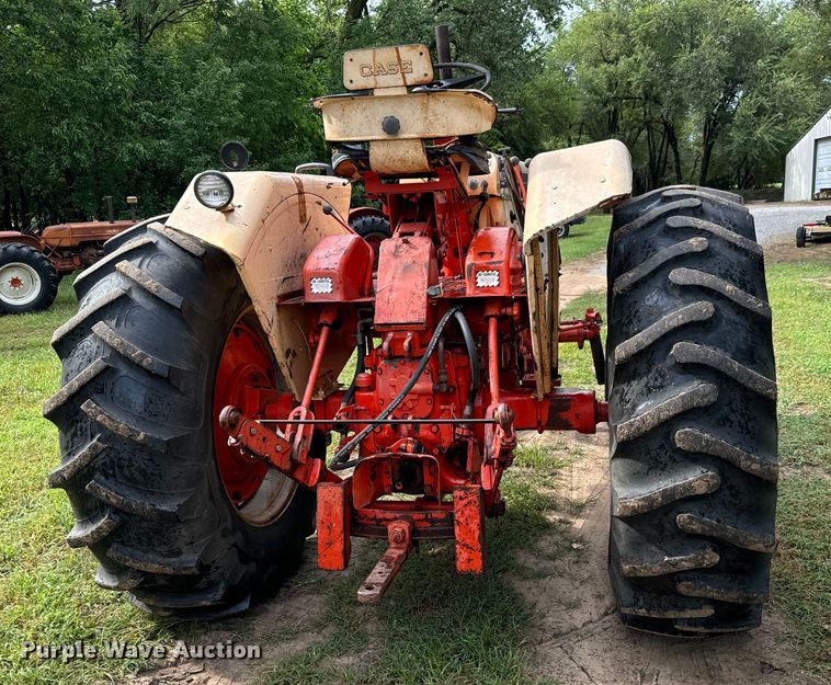 image for item LF9965 Case  Comfort King 830 tractor