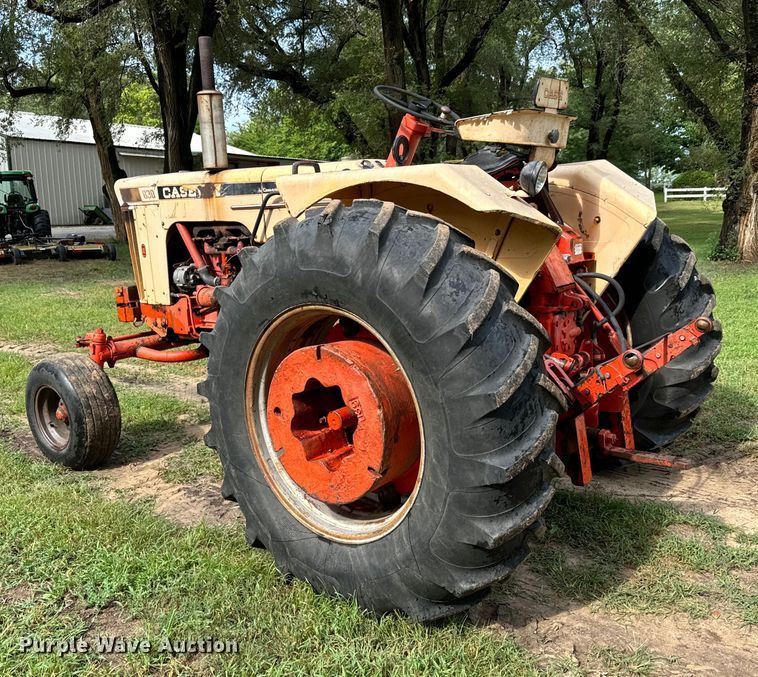 image for item LF9965 Case  Comfort King 830 tractor