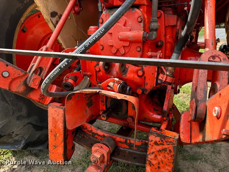 image for item LF9965 Case  Comfort King 830 tractor