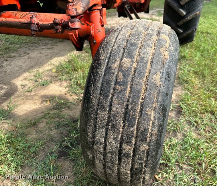 image for item LF9965 Case  Comfort King 830 tractor