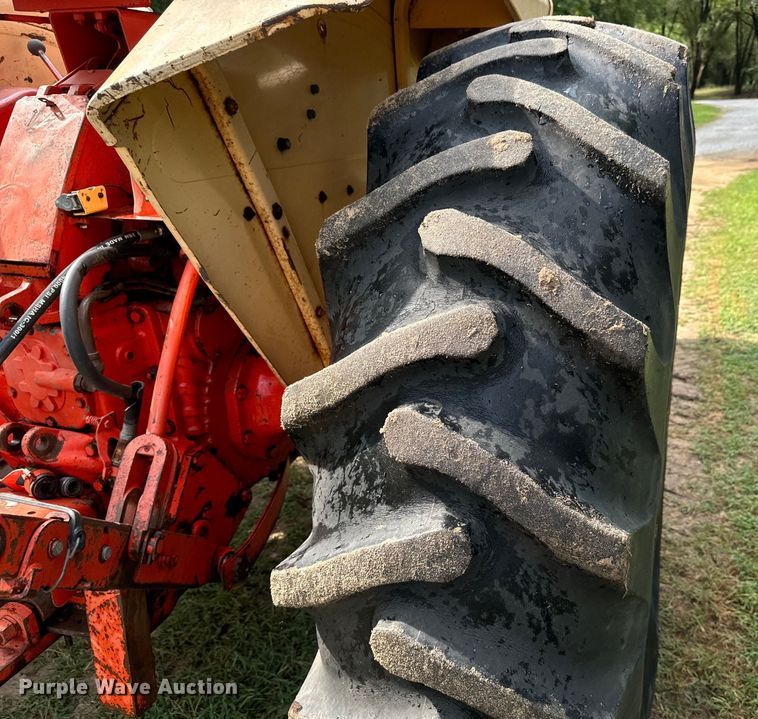 image for item LF9965 Case  Comfort King 830 tractor