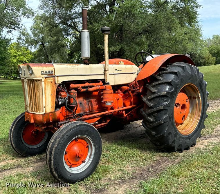 image for item LF9966 1959 Case 900B tractor