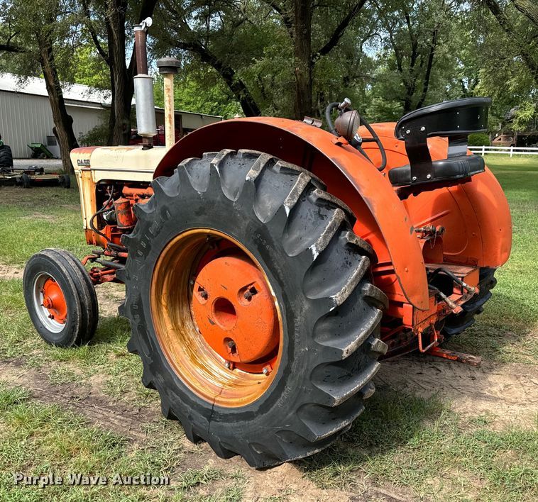 image for item LF9966 1959 Case 900B tractor