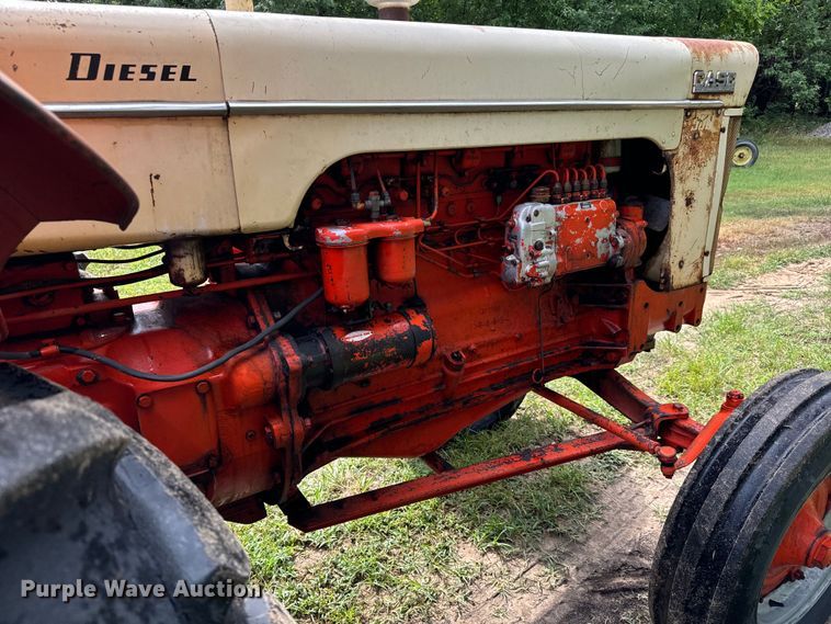 image for item LF9966 1959 Case 900B tractor