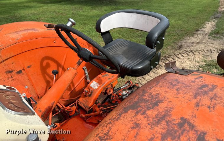 image for item LF9966 1959 Case 900B tractor