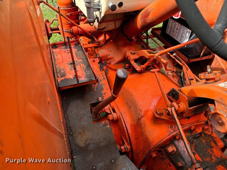 image for item LF9966 1959 Case 900B tractor