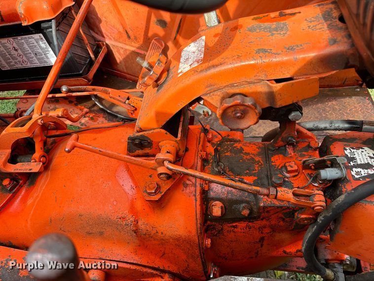 image for item LF9966 1959 Case 900B tractor