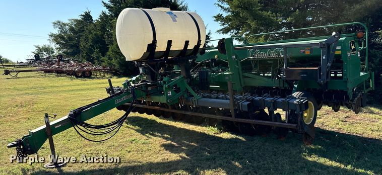 image for item LF9974 2000 John Deere 1520 no-till grain drill