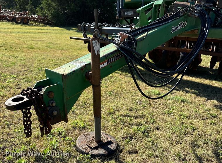 image for item LF9974 2000 John Deere 1520 no-till grain drill