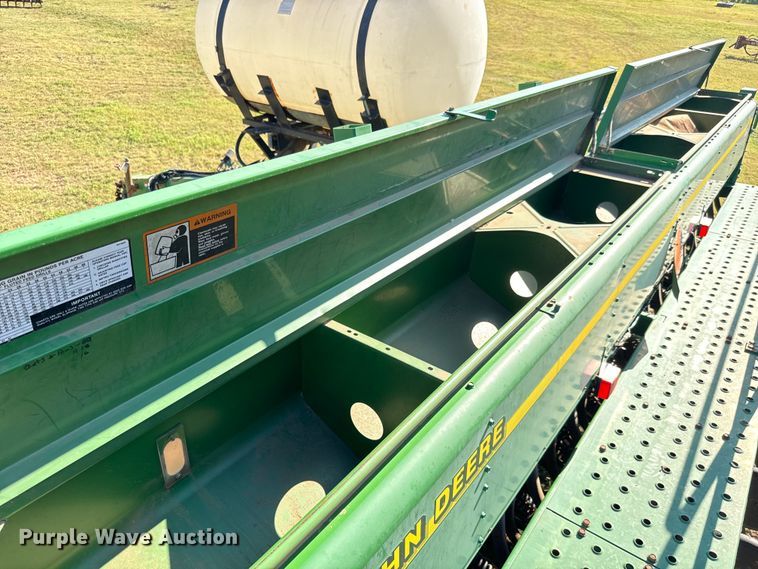 image for item LF9974 2000 John Deere 1520 no-till grain drill