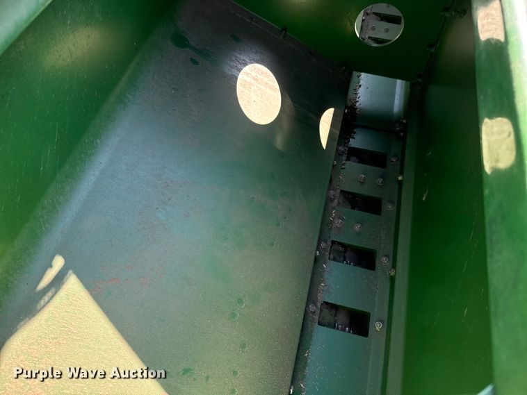 image for item LF9974 2000 John Deere 1520 no-till grain drill