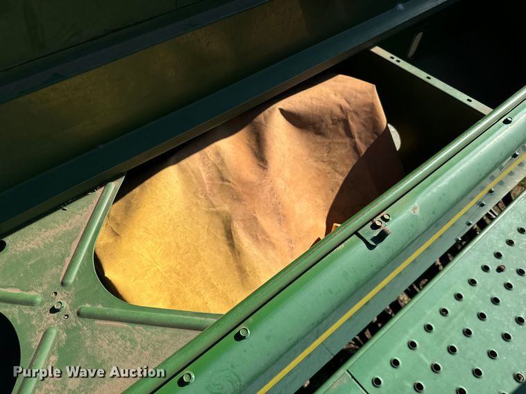 image for item LF9974 2000 John Deere 1520 no-till grain drill