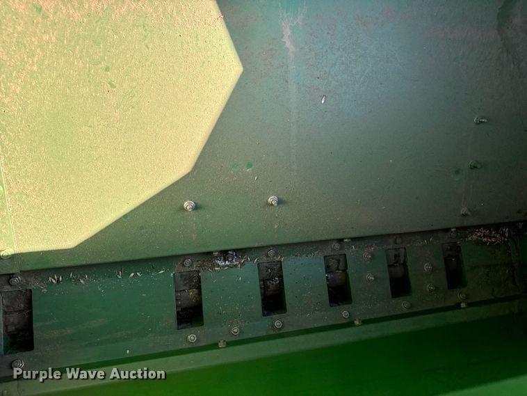 image for item LF9974 2000 John Deere 1520 no-till grain drill