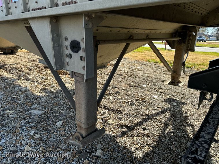 image for item NM9086 1993 Cornhusker grain trailer